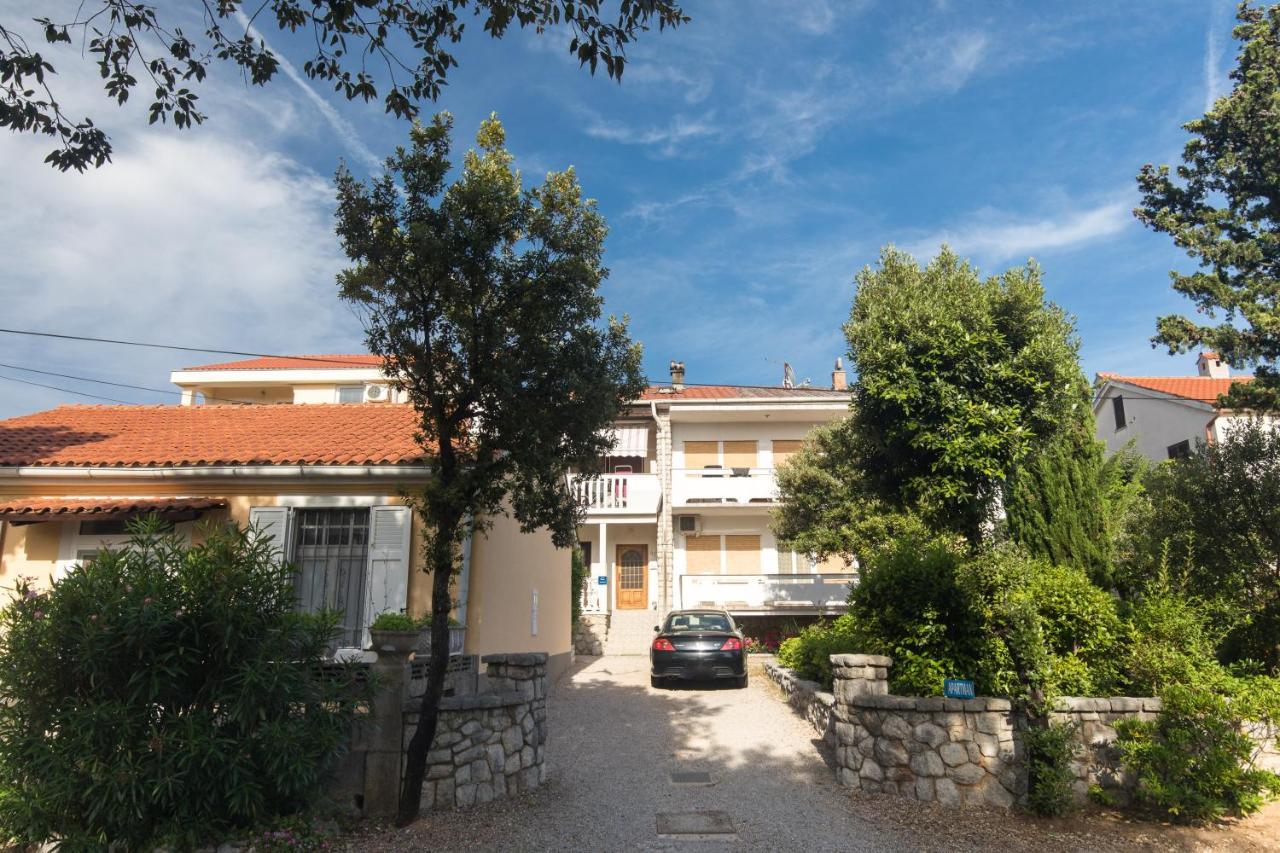 Apartments Mirjana * Central Location And Close To Beach Punat Exterior foto