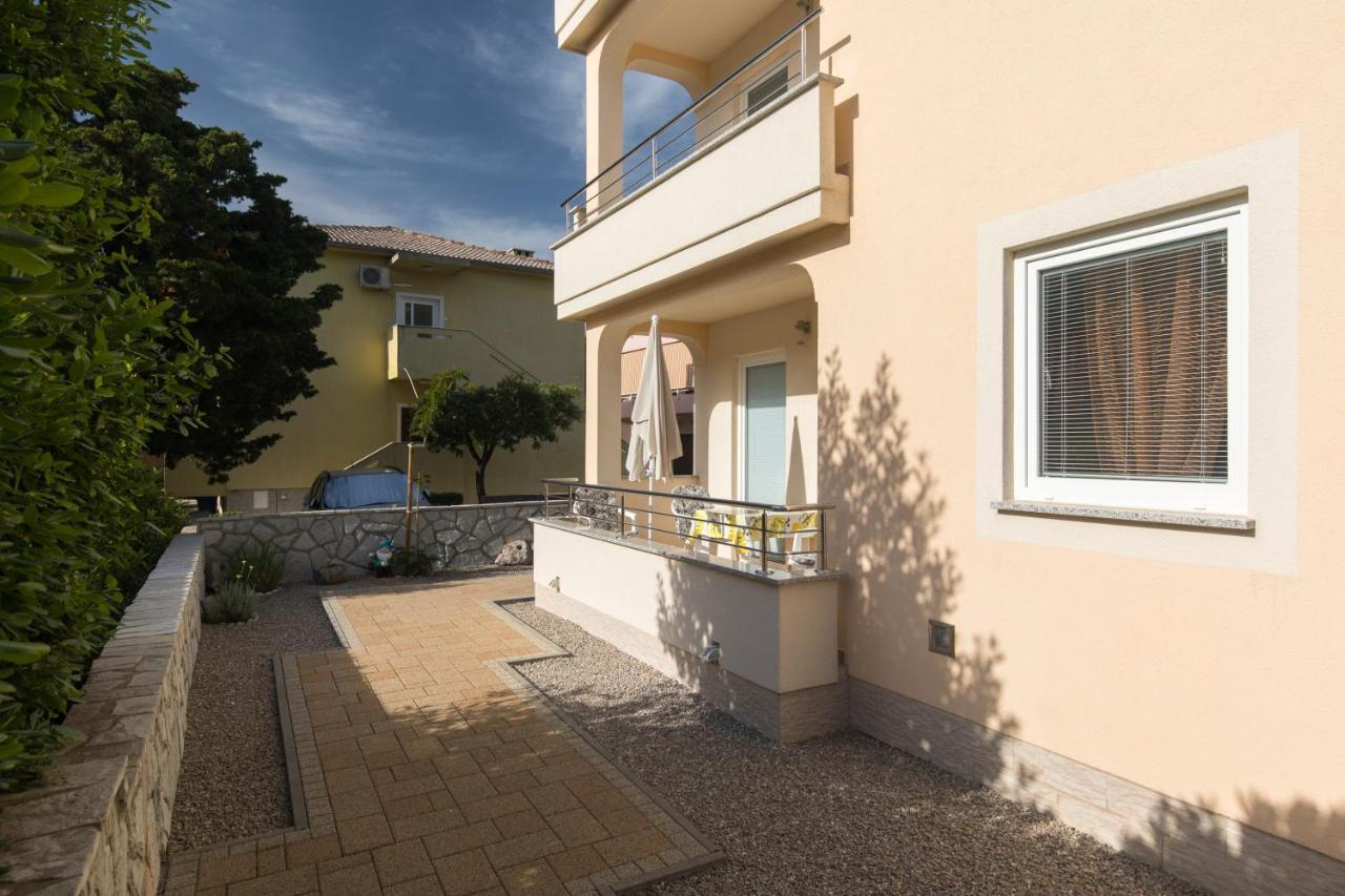 Apartments Mirjana * Central Location And Close To Beach Punat Exterior foto