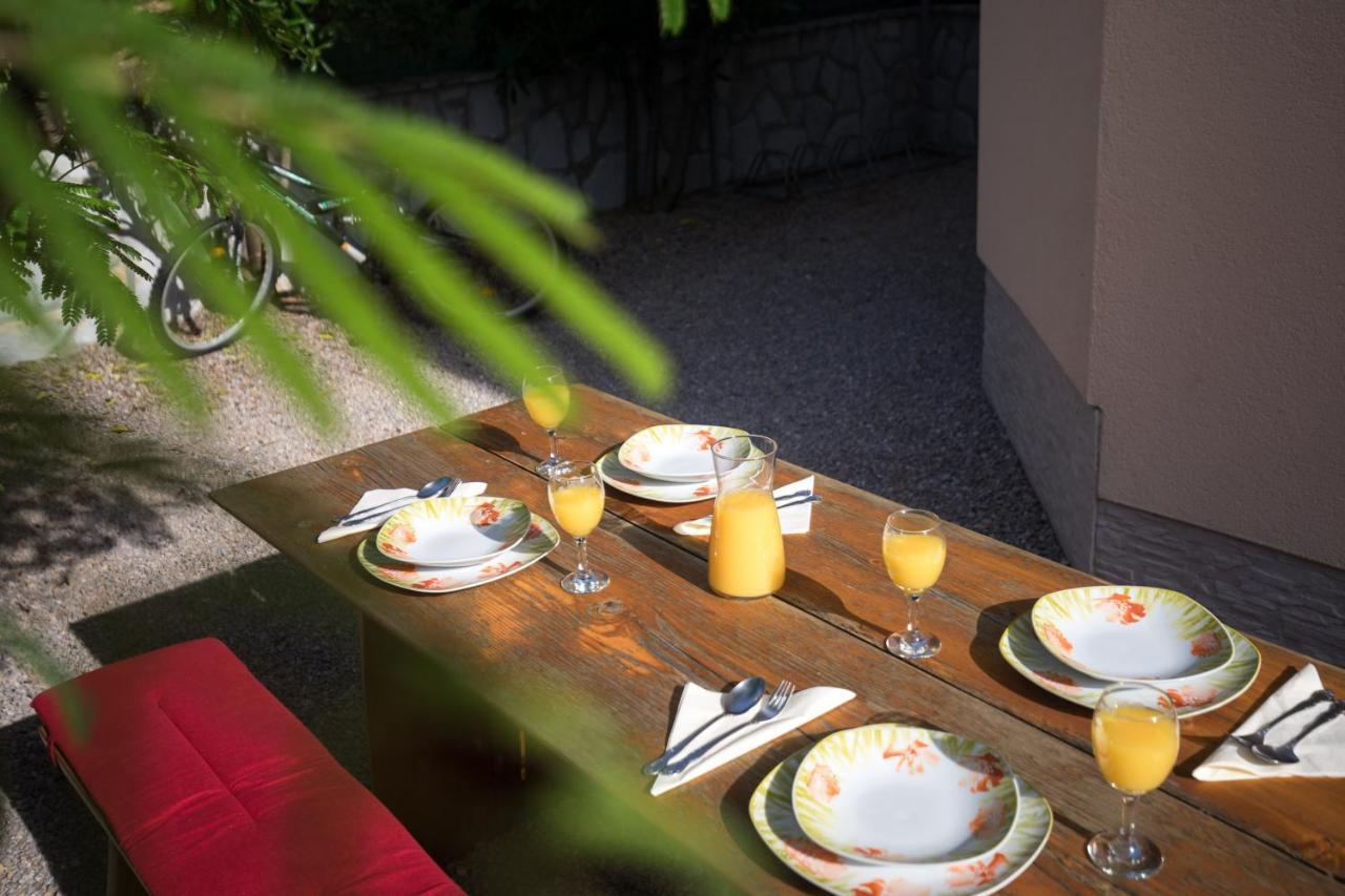 Apartments Mirjana * Central Location And Close To Beach Punat Exterior foto