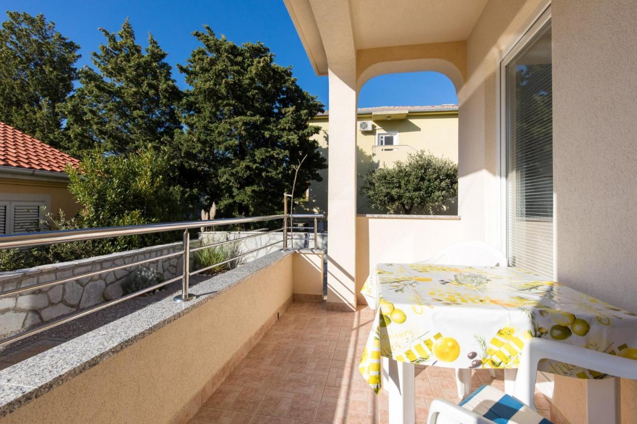 Apartments Mirjana * Central Location And Close To Beach Punat Exterior foto