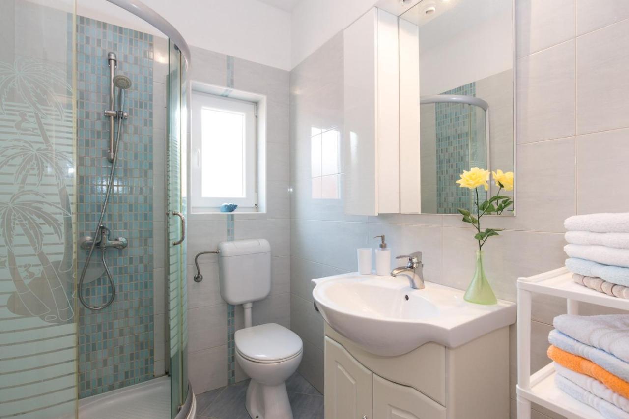Apartments Mirjana * Central Location And Close To Beach Punat Exterior foto