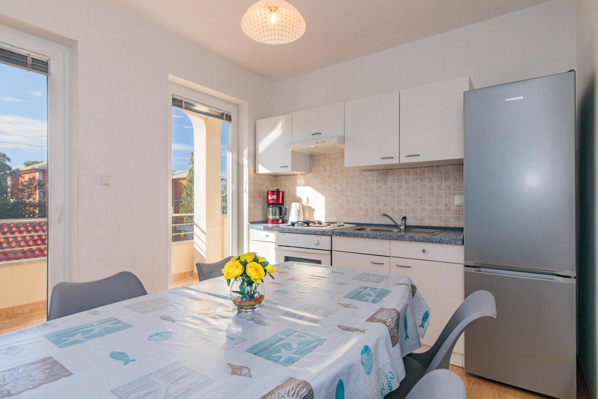 Apartments Mirjana * Central Location And Close To Beach Punat Exterior foto